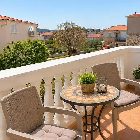 Amazing In Tribunj With Wifi Apartamento